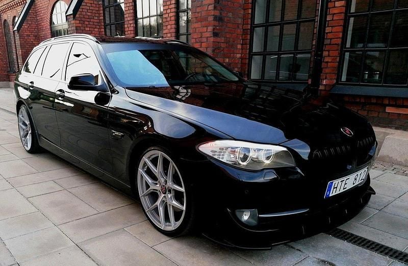 Svart Begagnad 2012 BMW 535 Kombi | 205 000 kr (Marknadspris) - Bild 1/4