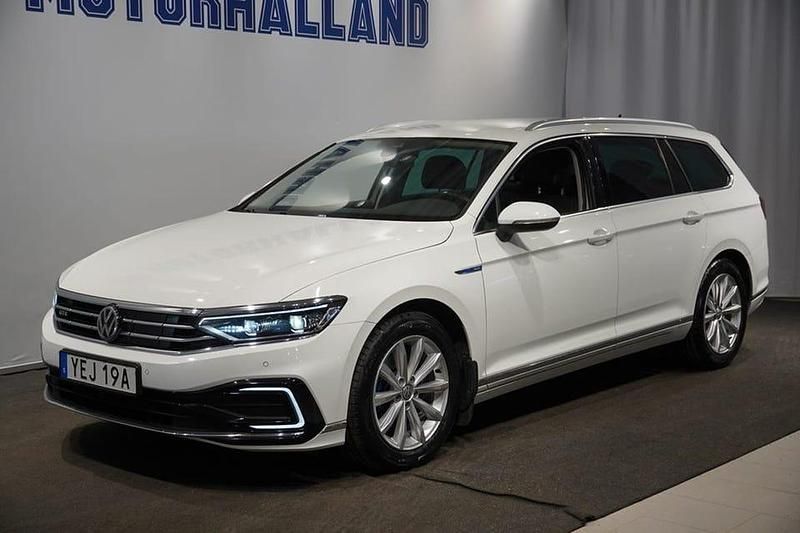 Begagnad VW Passat Executive 220 HK (161 kW) 2020 Vit