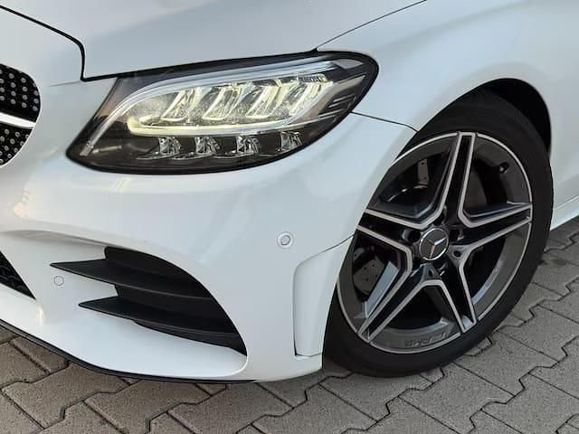 Begagnad 2019 Mercedes C300 | 360 000 kr - Bild 1/4