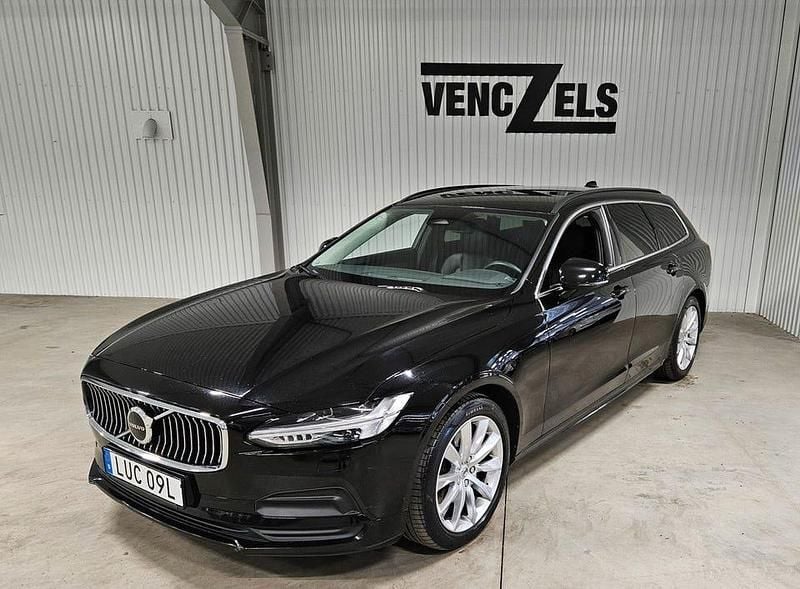 Svart Begagnad 2022 Volvo V90 Momentum Kombi | 279 000 kr (Marknadspris) - Bild 1/4