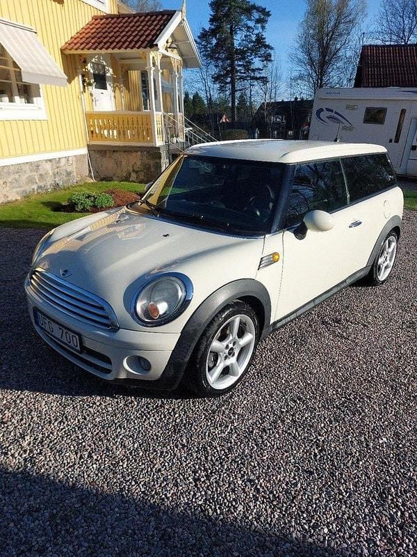 Vit Begagnad 2008 Mini Cooper D Clubman Kombi | 50 000 kr (Bra pris) - Bild 1/4