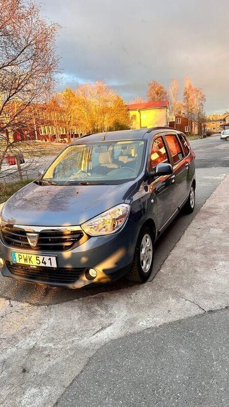 Blå Begagnad 2015 Dacia Lodgy Minibuss | 65 000 kr (Superpris) - Bild 1/4