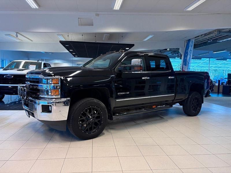 Svart Begagnad 2018 Chevrolet Silverado LTZ Van | 811 250 kr (Lite dyr) - Bild 1/4
