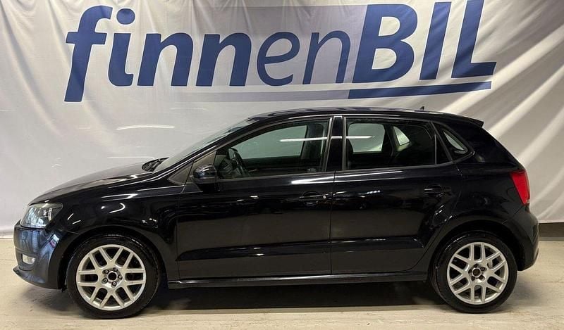 Svart Begagnad 2010 VW Polo Halvkombi | 37 500 kr (Marknadspris) - Bild 1/4
