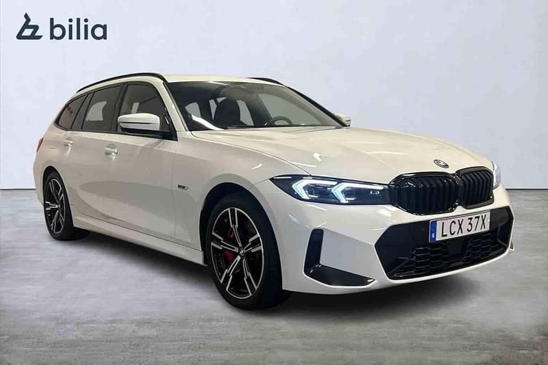 Vit Begagnad 2023 BMW 330e Kombi | 409 000 kr (Dyr) - Bild 1/1