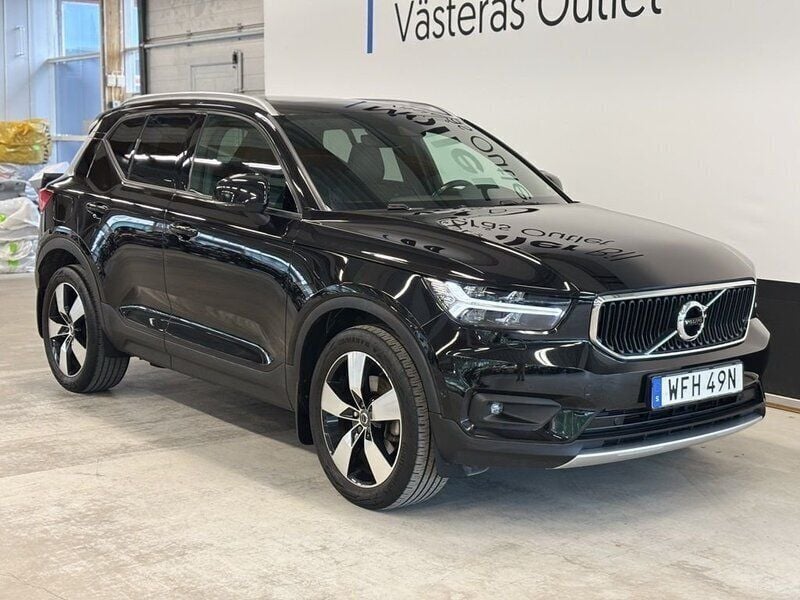 Svart Begagnad 2019 Volvo XC40 Momentum SUV | 209 900 kr (Marknadspris) - Bild 1/3