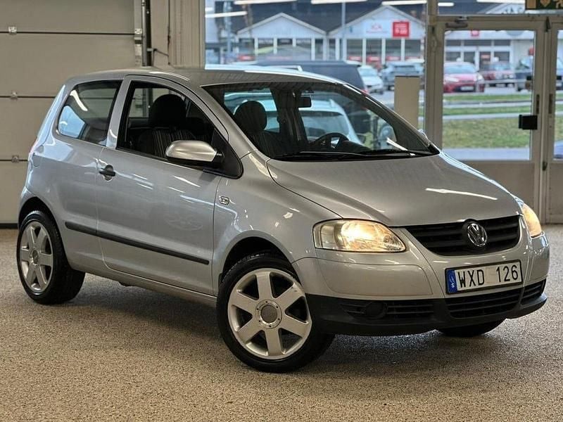 Silver Begagnad 2006 VW Fox Halvkombi | 39 990 kr - Bild 1/4