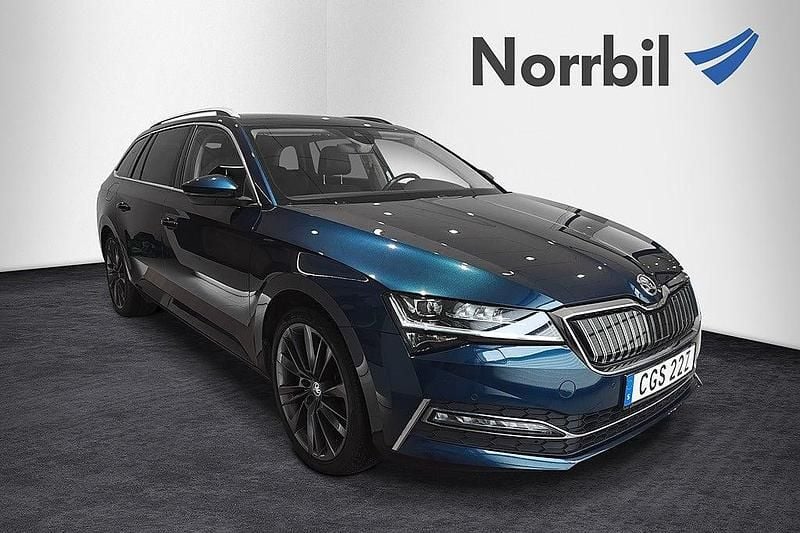 Blå Begagnad 2020 Skoda Superb Style Kombi | 269 900 kr (Bra pris) - Bild 1/4