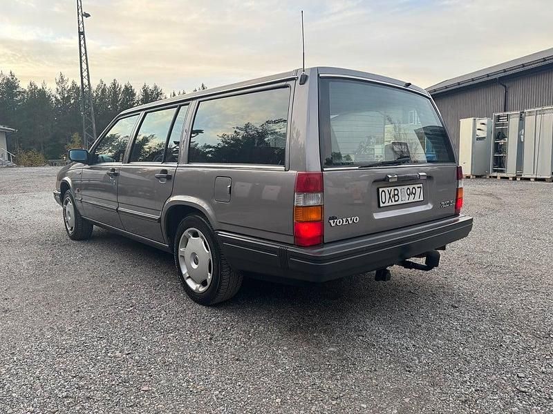 Begagnad Volvo 740 116 HK (85 kW) 1990 Grå Kombi