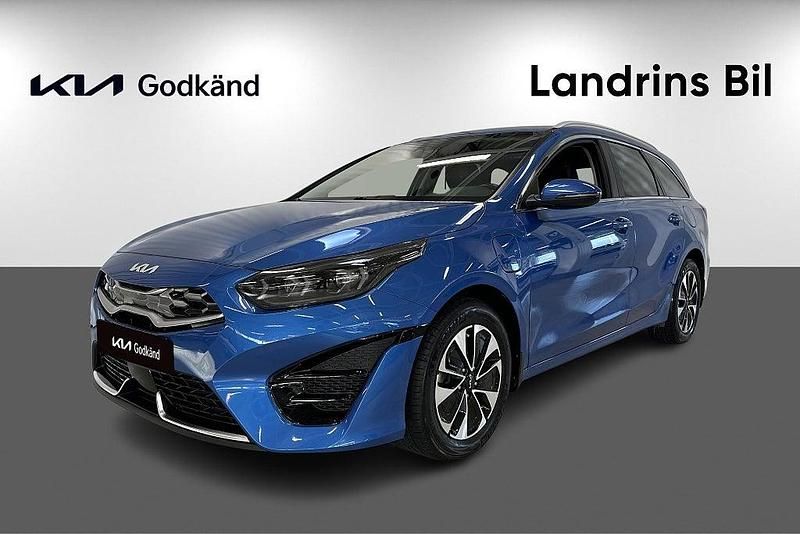 Blå (blå metallic) Begagnad 2023 Kia Ceed Sportswagon Advance Kombi | 265 300 kr (Marknadspris) - Bild 1/4