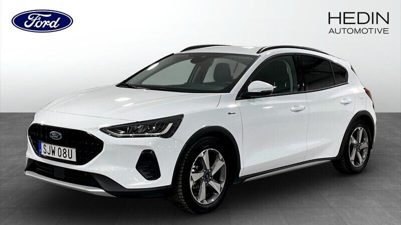 Vit (white) Begagnad 2024 Ford Focus Active Halvkombi | 224 900 kr (Lite dyr) - Bild 1/4