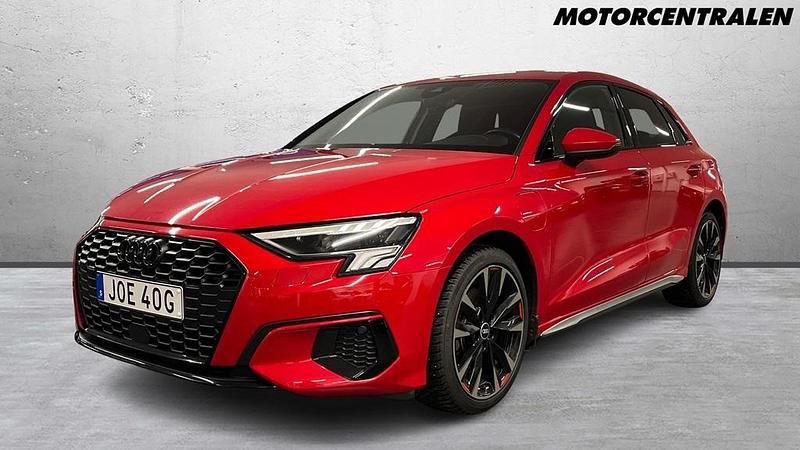 Röd Begagnad 2021 Audi A3 Sportback e-tron Advanced Plus Halvkombi | 289 000 kr (Marknadspris) - Bild 1/4