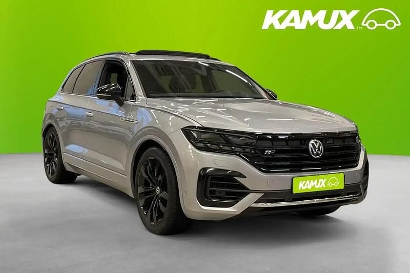 Grå Begagnad 2020 VW Touareg R-line SUV | 539 800 kr (Marknadspris) - Bild 1/4