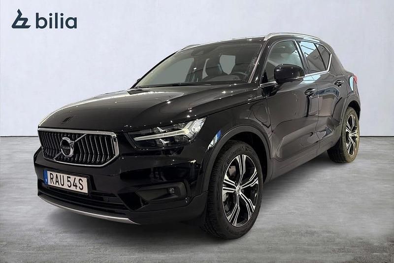 Svart Begagnad 2021 Volvo XC40 Inscription SUV | 339 900 kr (Marknadspris) - Bild 1/3