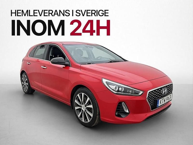 Begagnad Hyundai i30 Comfort 140 HK (102 kW) 2017 Röd Halvkombi
