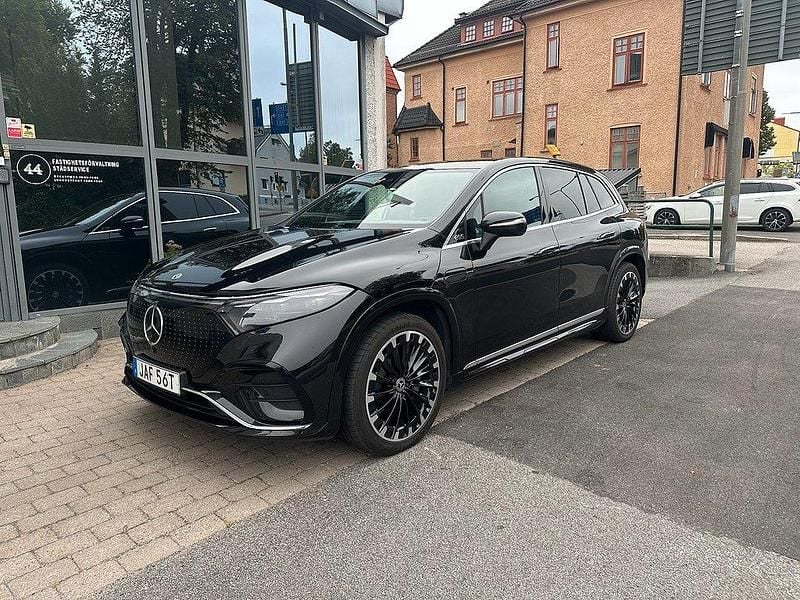 Svart Begagnad 2023 Mercedes EQS450+ AMG line SUV | 999 900 kr - Bild 1/4