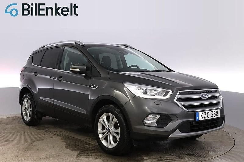 Begagnad Ford Kuga Titanium 120 HK (88 kW) 2017 Grå SUV