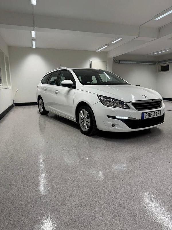 Begagnad Peugeot 308 SW Active 110 HK (80 kW) 2016 Vit Kombi