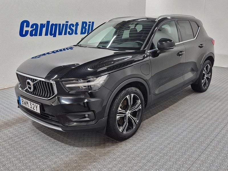Svart Begagnad 2021 Volvo XC40 Inscription SUV | 359 000 kr (Marknadspris) - Bild 1/4