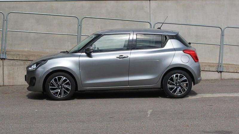 Begagnad Suzuki Swift 83 HK (61 kW) 2022 Grå Halvkombi