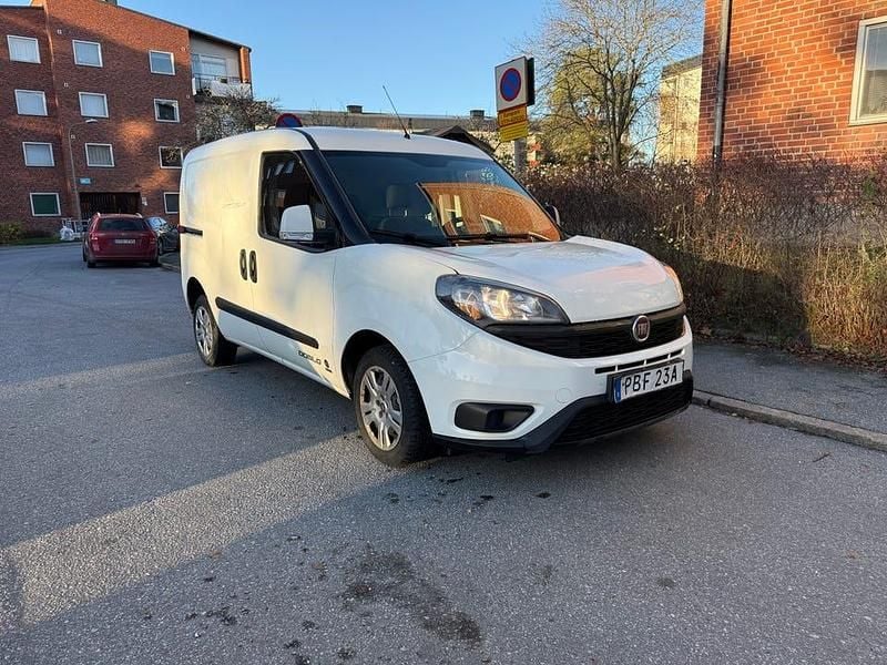 Begagnad 2020 Fiat Doblò Minibuss | 125 000 kr (Marknadspris) - Bild 1/4