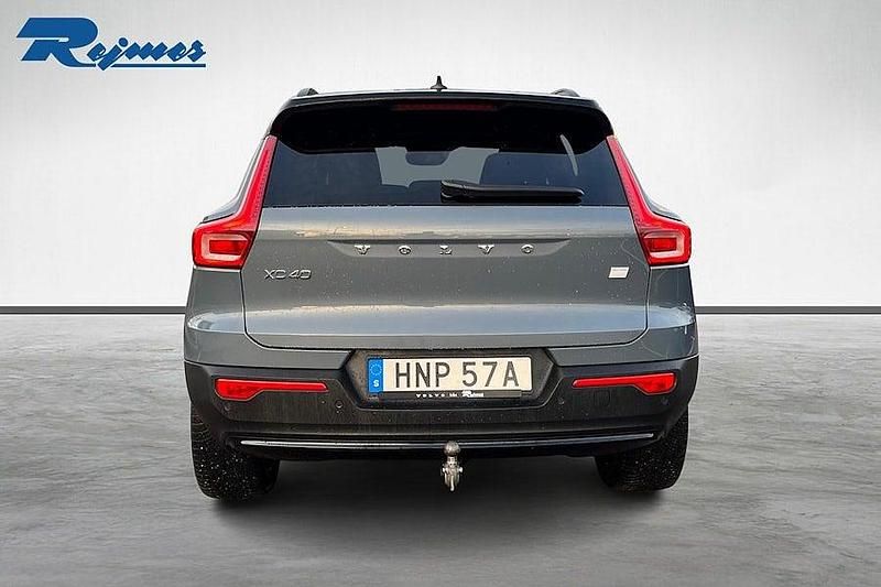 Begagnad Volvo XC40 Core 185 kW (252 HK) 2022 Grå SUV