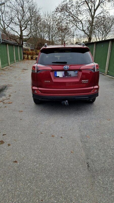 Röd Begagnad 2018 Toyota RAV4 Hybrid SUV | 265 000 kr (Marknadspris) - Bild 1/3
