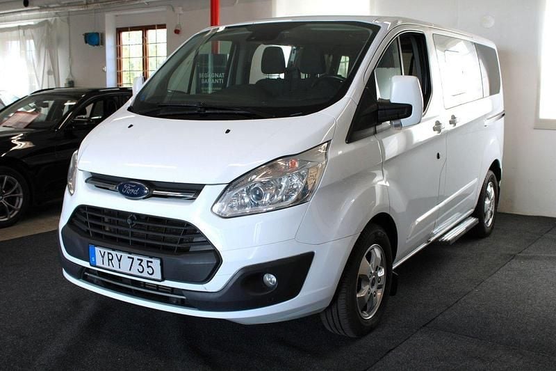 Vit Begagnad 2017 Ford Tourneo Custom Titanium Minibuss | 244 900 kr - Bild 1/4