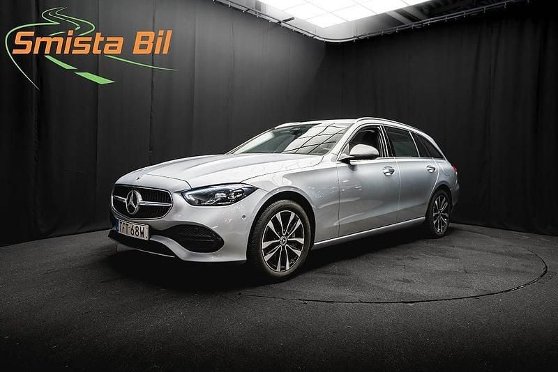 Silver Begagnad 2022 Mercedes C300e Kombi | 324 900 kr (Marknadspris) - Bild 1/3