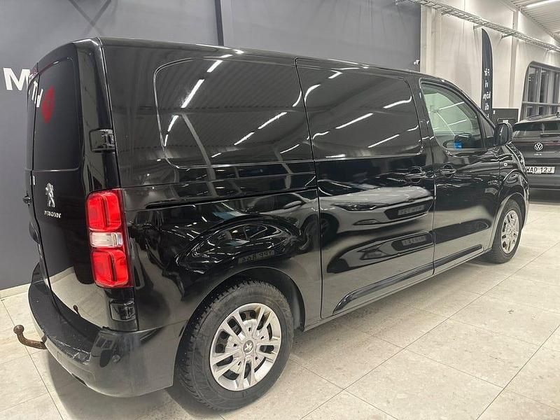 Begagnad Peugeot Expert 116 HK (85 kW) 2018 Svart Van