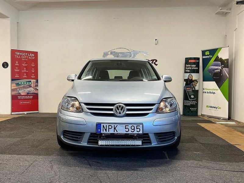 Ljusblå Begagnad 2008 VW Golf Plus Cross Trendline Minibuss | 64 900 kr (Marknadspris) - Bild 1/4