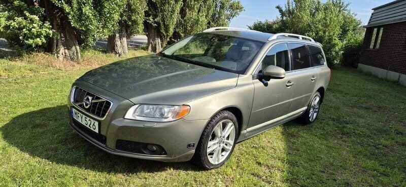 Grå Begagnad 2012 Volvo V70 Summum Kombi | 84 900 kr (Bra pris) - Bild 1/4