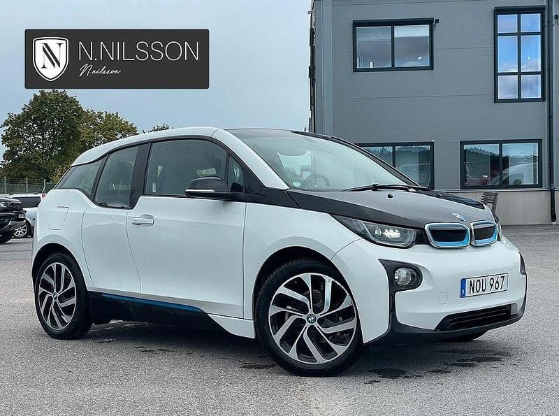 Vit Begagnad 2016 BMW i3 Comfort Edition Halvkombi | 139 000 kr (Dyr) - Bild 1/4