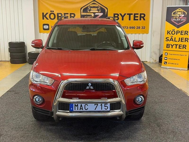 Röd Begagnad 2011 Mitsubishi Outlander SUV | 99 900 kr (Lite dyr) - Bild 1/4