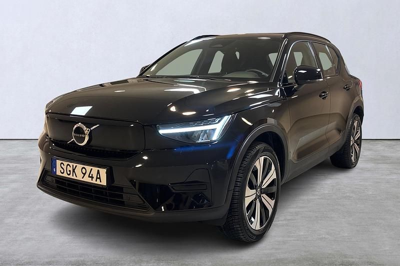 Begagnad Volvo XC40 Single Motor 175 kW (238 HK) 2023 Svart SUV