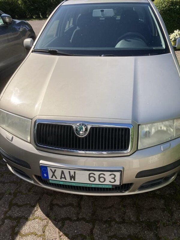 Brun Begagnad 2006 Skoda Fabia Kombi | 12 000 kr (Marknadspris) - Bild 1/4