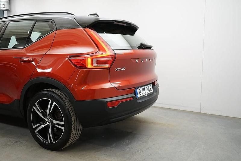 Begagnad Volvo XC40 R-Design 261 HK (191 kW) 2020 Röd SUV