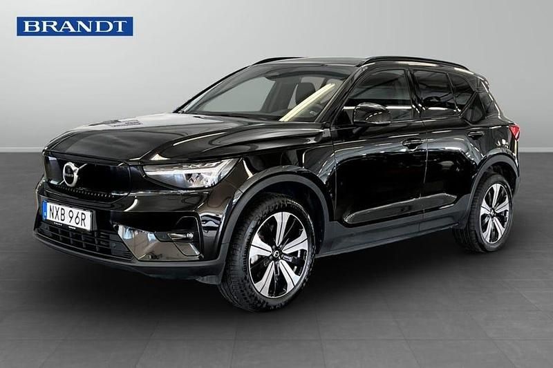 Svart Begagnad 2023 Volvo XC40 Plus SUV | 349 900 kr - Bild 1/4