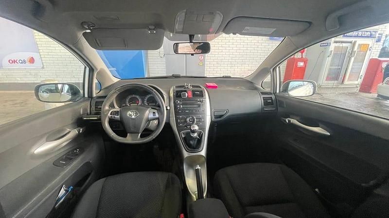 Begagnad Toyota Auris 90 HK (66 kW) 2012