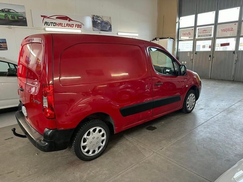 Begagnad Citroën Berlingo 90 HK (66 kW) 2008 Röd Minibuss