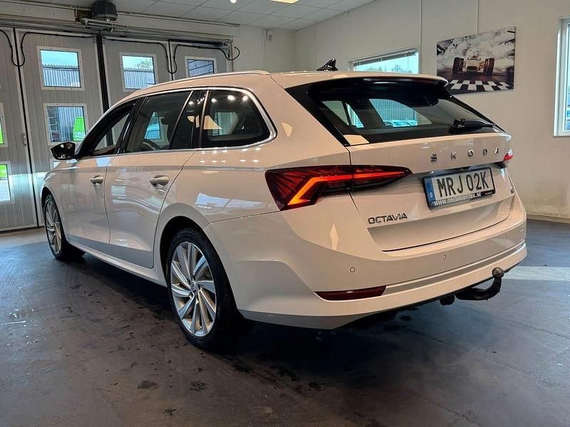 Begagnad Skoda Octavia Style 204 HK (150 kW) 2021 Vit Kombi