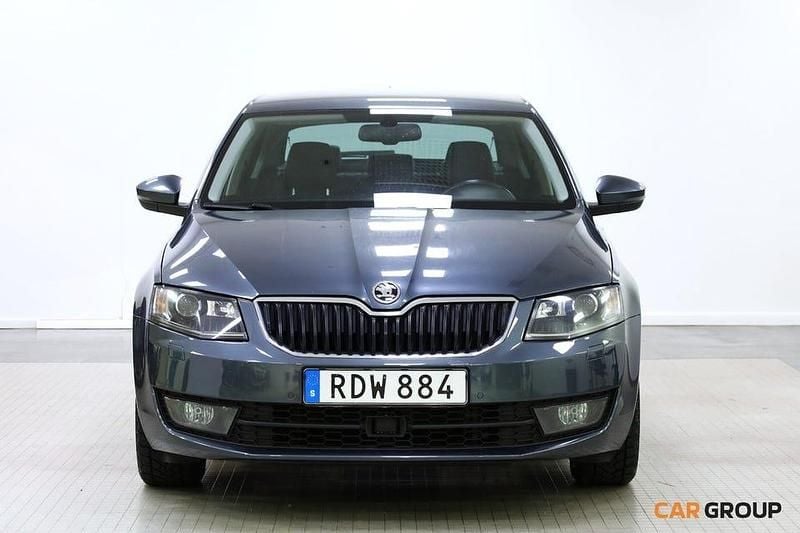 Grå Begagnad 2016 Skoda Octavia Style | 144 900 kr (Dyr) - Bild 1/4