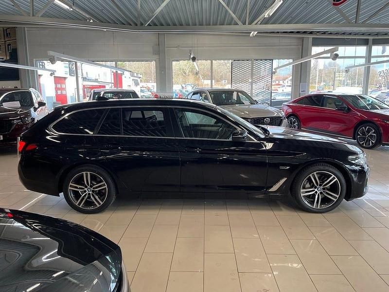 Begagnad BMW 530 292 HK (214 kW) 2022 Svart Kombi