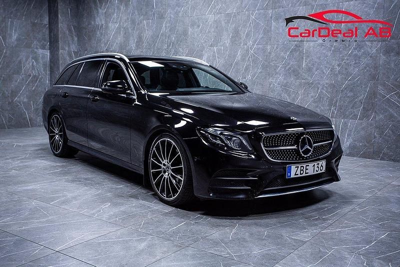 Svart Begagnad 2017 Mercedes E220 AMG Kombi | 299 800 kr (Lite dyr) - Bild 1/4