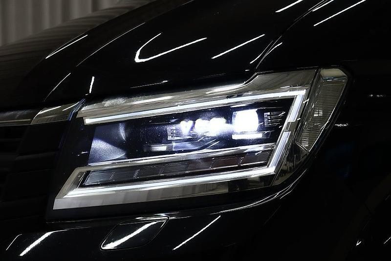 Begagnad VW Crafter 177 HK (130 kW) 2018 Deep black pärleffekt Van