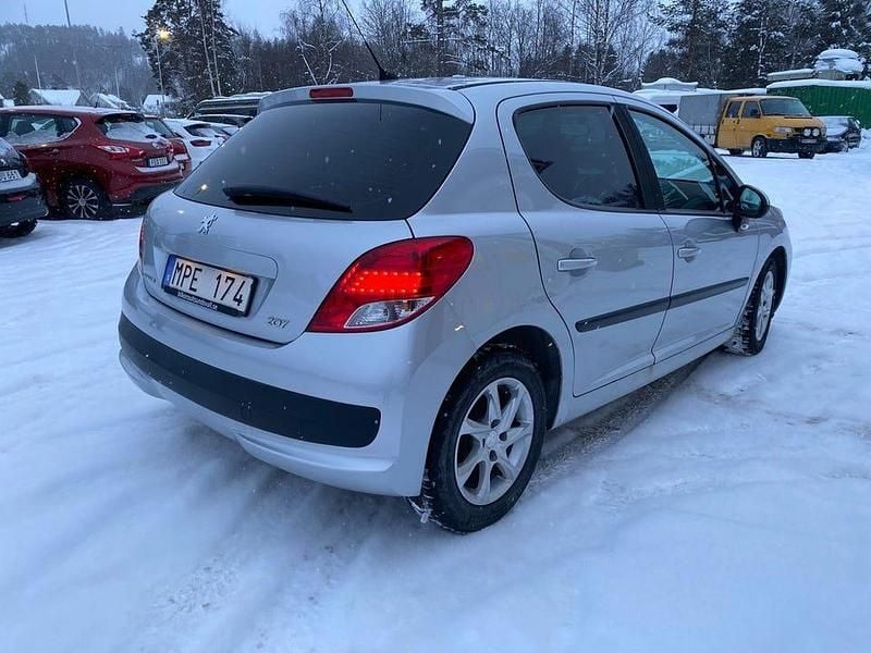 Begagnad Peugeot 207 92 HK (67 kW) 2010 Grå