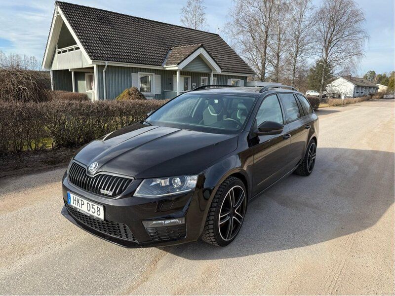 Svart Begagnad 2014 Skoda Octavia RS Kombi | 140 000 kr (Bra pris) - Bild 1/4