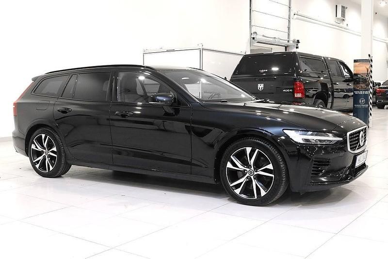 Begagnad Volvo V60 R-Design 253 HK (186 kW) 2020 Svart Kombi