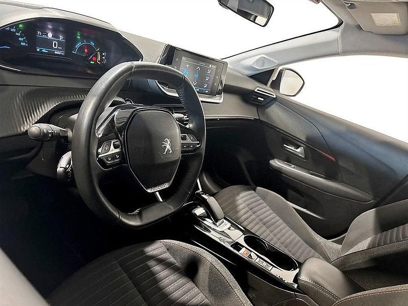 Begagnad Peugeot e-208 Active 100 kW (136 HK) 2021 Vit Halvkombi