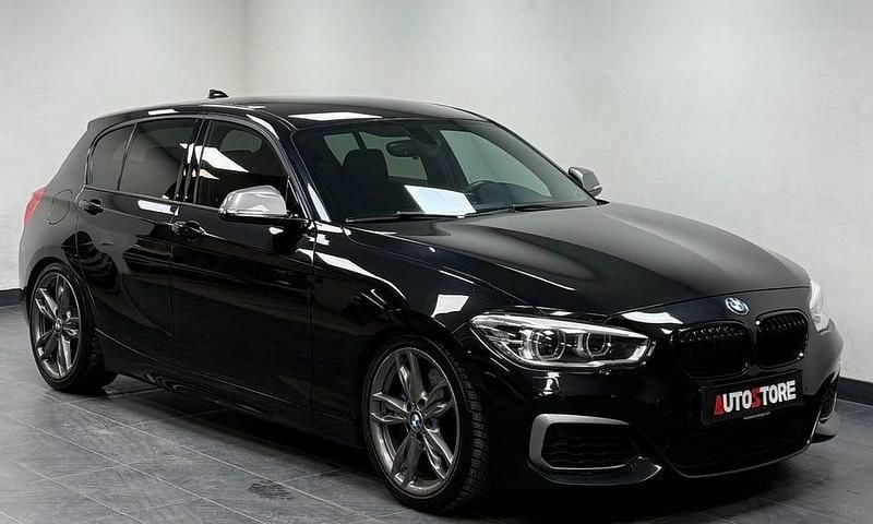 Begagnad BMW M135 326 HK (239 kW) 2015 Svart Halvkombi